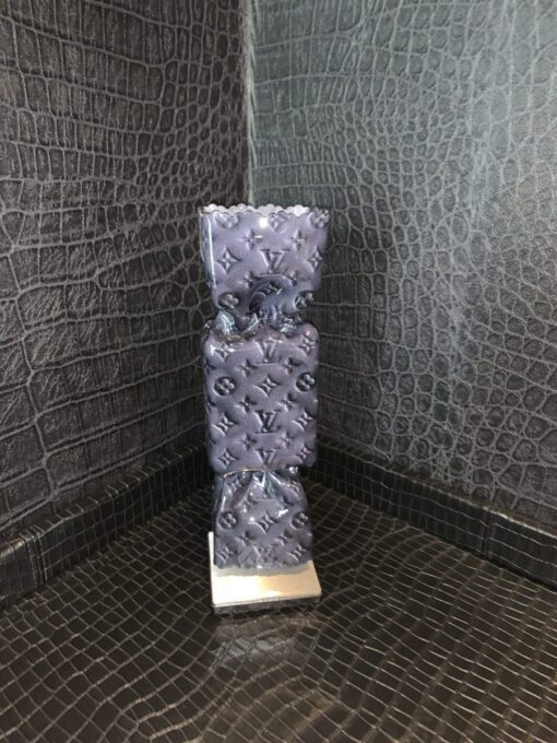 Ad van Hassel - Candy Art Toffee Louis Vuitton Black Leather Sculpture - Afbeelding 3