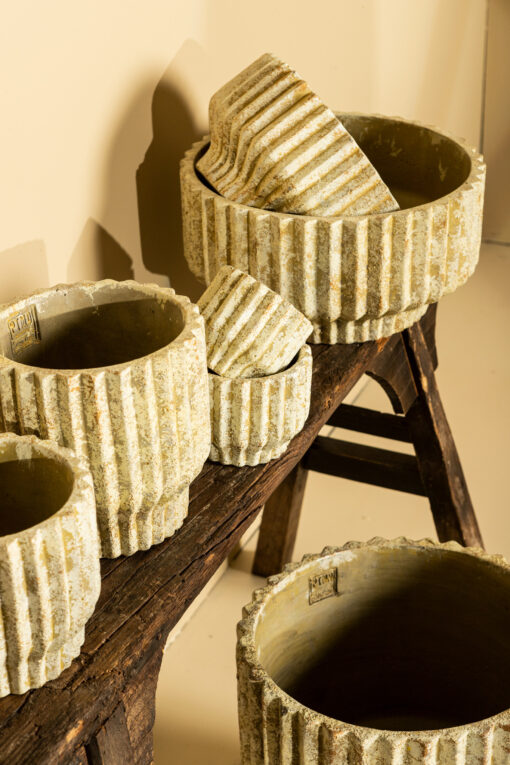 gabriel cream cement pot round lines xxl