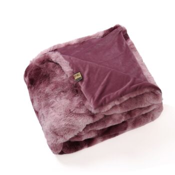 linde burgundy faux fur plaid in giftbox 150 x 200