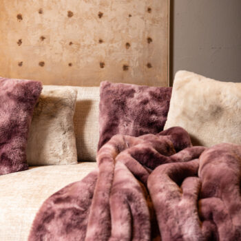 linde burgundy faux fur plaid in giftbox 150 x 200